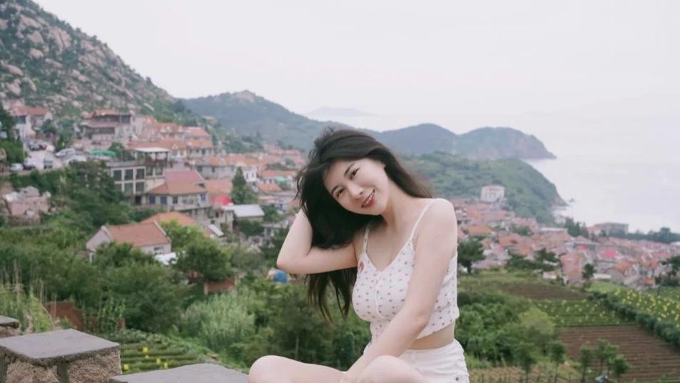 没钱回来捞米了？女主播停播许久回归：恋爱谈一个分一个没意思