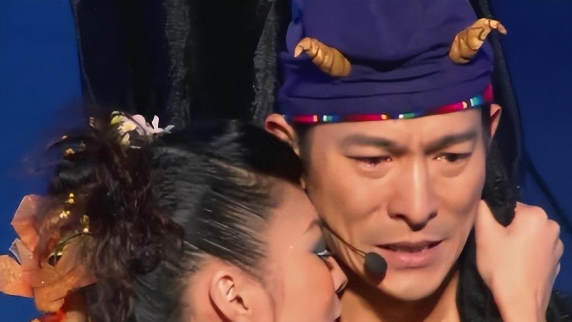 彻底瞒不住了！刘德华赖文慧关系曝光，除了没领结婚证啥都给了