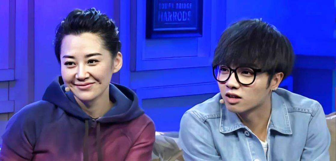 曝华晨宇与大21岁的许晴官宣恋情,两人早已同居,多年前已经辟谣!