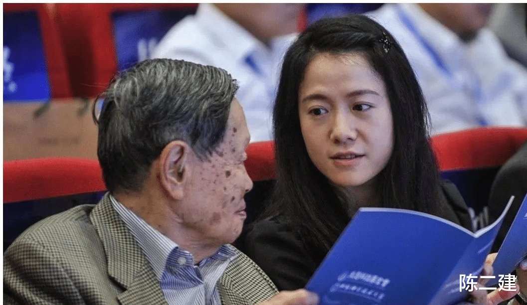 噩耗！杨振宁放纵失控，翁帆步步维艰！披荆斩棘却难逃无尽诋毁