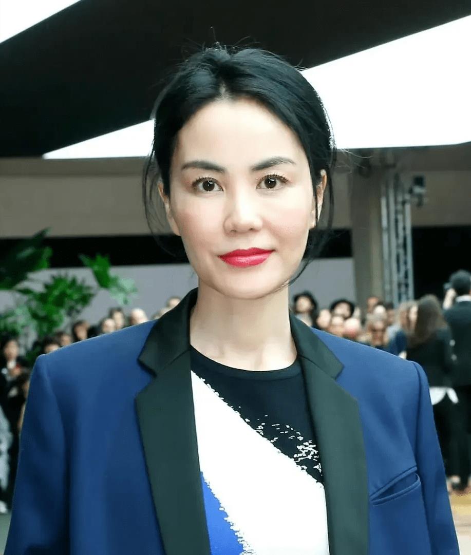 杨幂|“锋菲恋”实锤!王菲谢霆锋牵手被拍,长达23年的恋情要画上句号