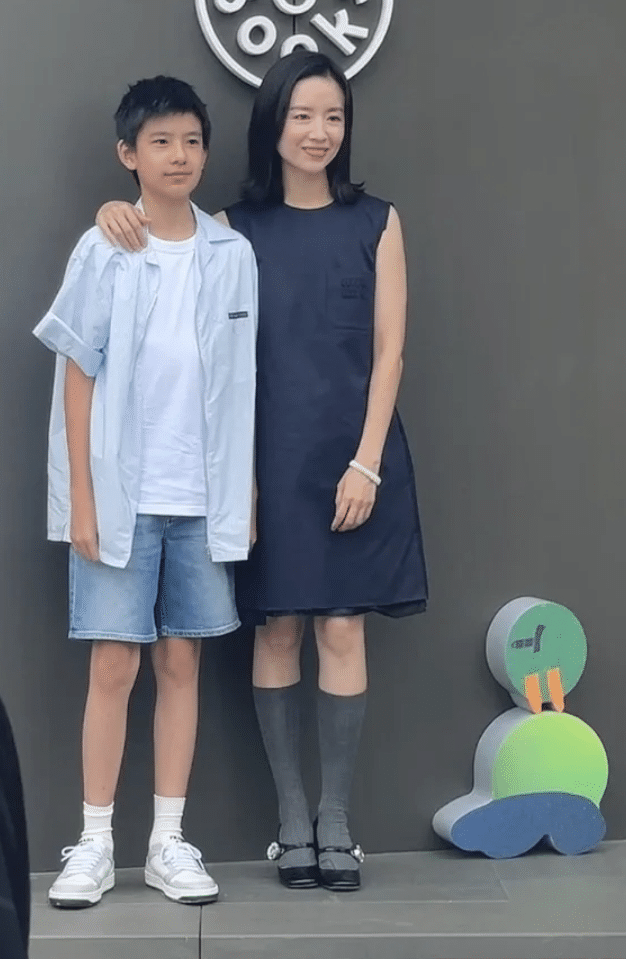 董洁|世纪大和解！潘粤明发文为14岁儿子庆生还艾特前妻，董洁转发回应