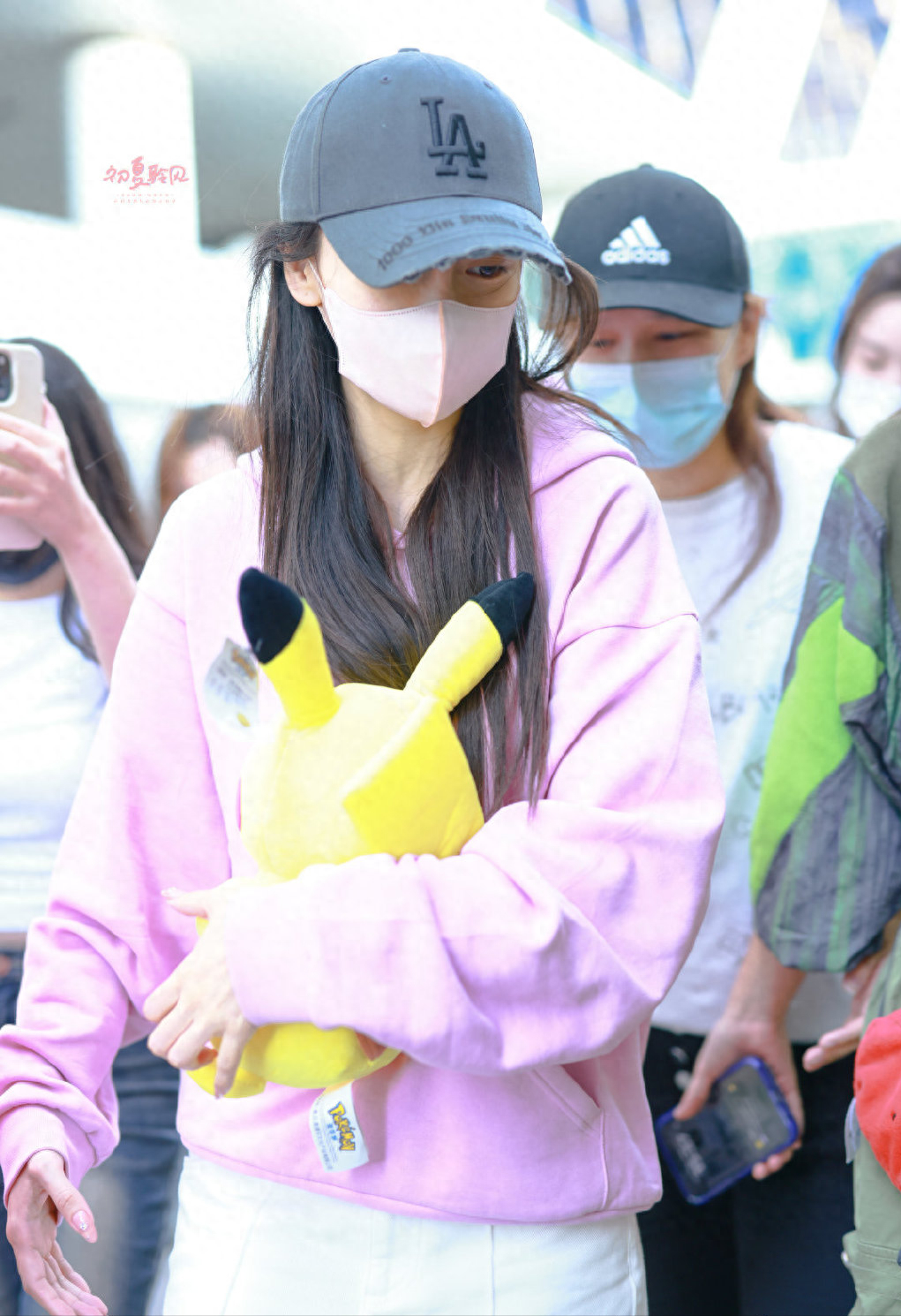 娱记曝Angelababy彻底凉了！本人回国后一直未露面，事业全面暂停