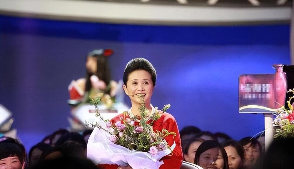 黄菡|这真的是《非诚勿扰》的黄菡吗，如今容貌苍老已经认不出