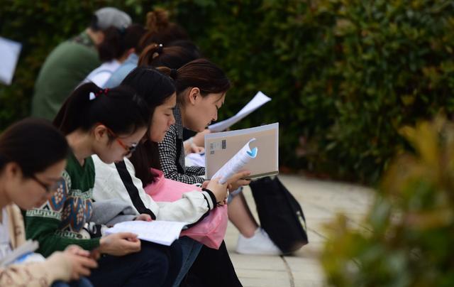 国企|公务员招聘有好消息,部分省考年龄放宽至40周岁,告别年龄焦虑