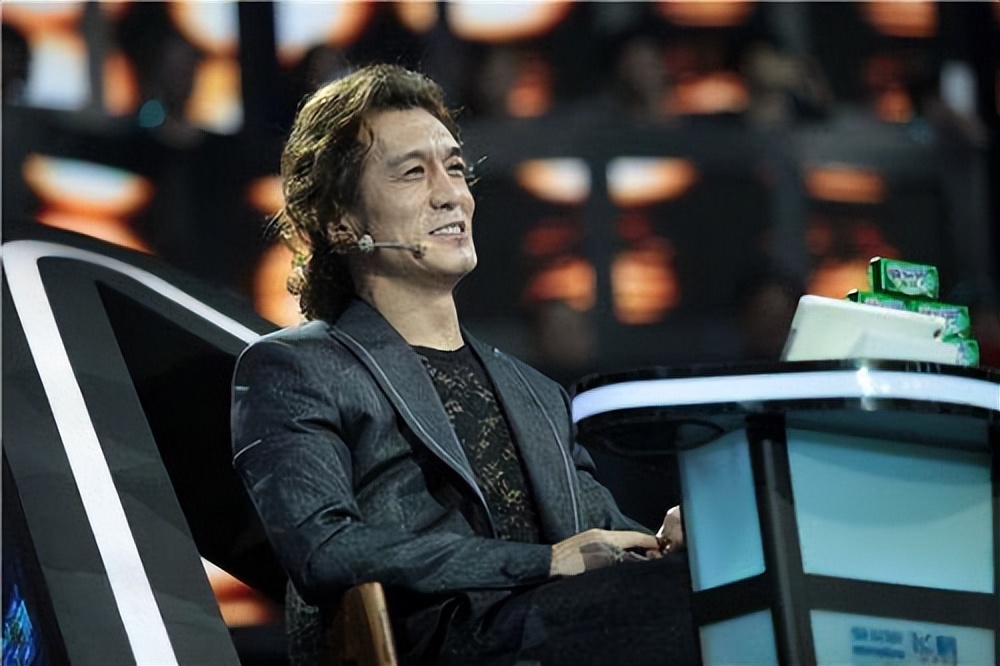 李咏|李咏55岁冥寿,妻子哈文晒郁金香忆亡夫,母女长居美国陪伴他