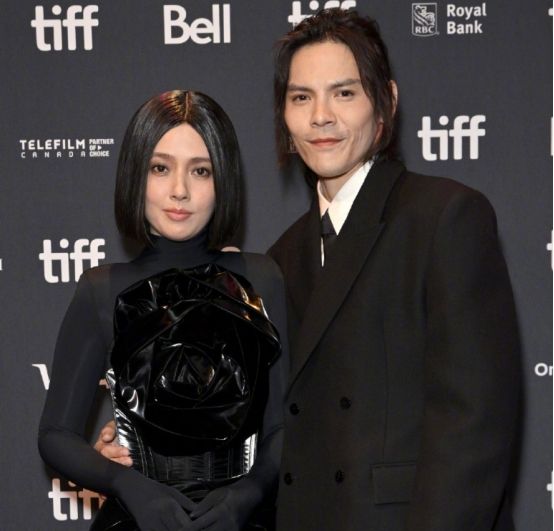 向太一家为孙女庆生！女儿钻石比郭碧婷的还大，裙子比妈妈全套贵