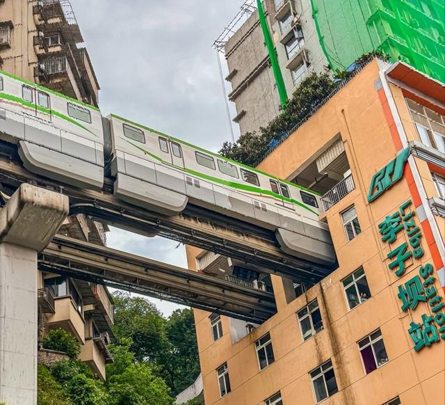 豆花|广东一家人来重庆旅游，吃了两顿豆花，感叹：原谅我们没见过世面