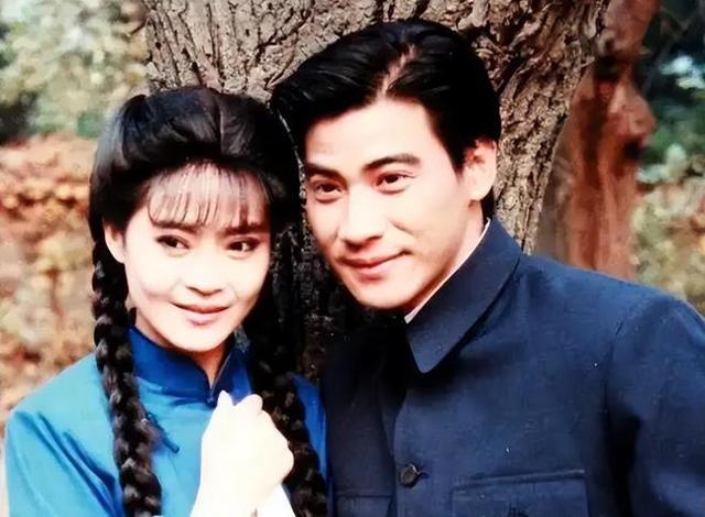 |琼瑶剧为何不火了?苦情为主、哭戏为辅?《三朵花》是收视最惨的