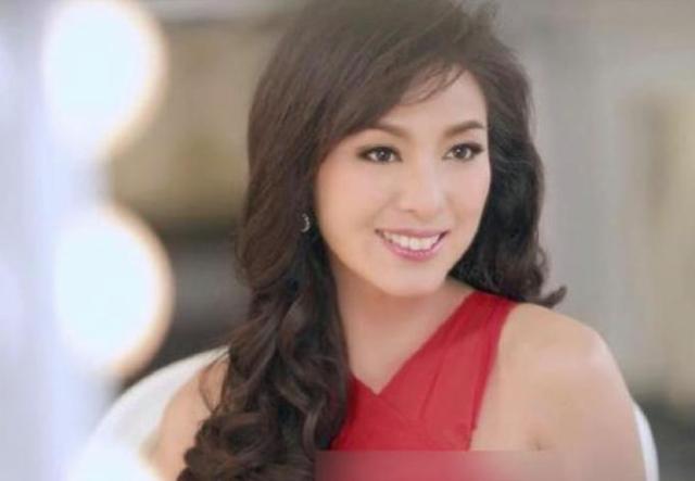 一生未婚未育，67岁沦落酒楼卖唱？成龙苦追8年，邓丽君横刀夺爱