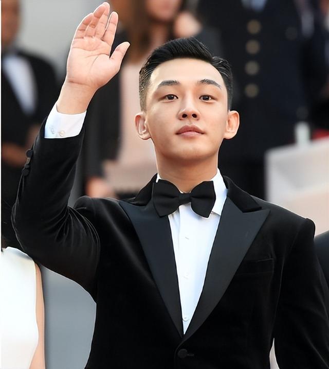 |顶级影帝刘亚仁的陨落,让“隐忍”许久的韩国人,出了口恶气