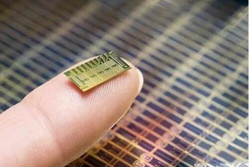 一加科技|长江存储大批裁员,华为手机就有8G内存,原因公布了