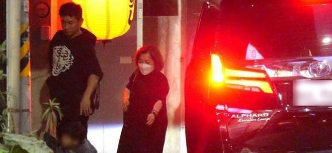 吴奇隆|吴奇隆带儿子为刘诗诗庆生,甘当贴心奶爸,追着4岁步步喂饭好真实