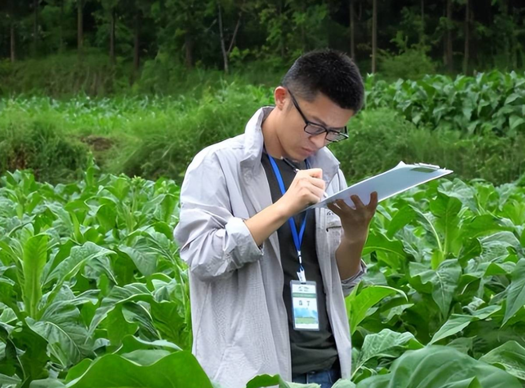 范志毅|得了便宜还卖乖，“三代烟草人”口碑翻车，网友评论尽显嘲讽