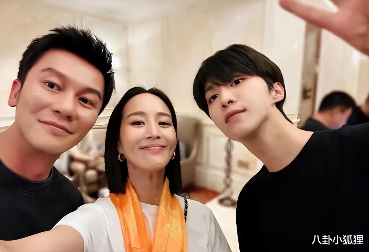 网曝52岁闫妮与44岁李晨官宣姐弟恋?双方工作室同时发声澄清