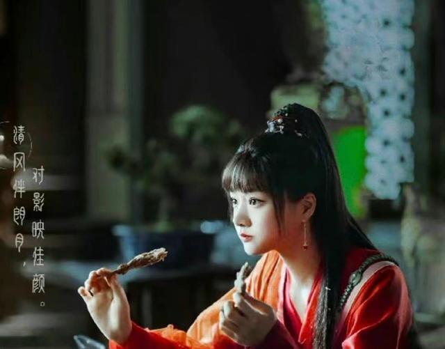 |肖战、任敏《玉骨遥》预约破450万！白衣飘飘“时影”令网友惊艳