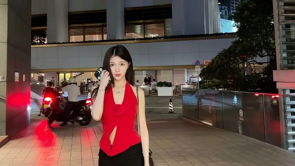 天呐！现任女友官宣怀孕，在剧组养妻3年…