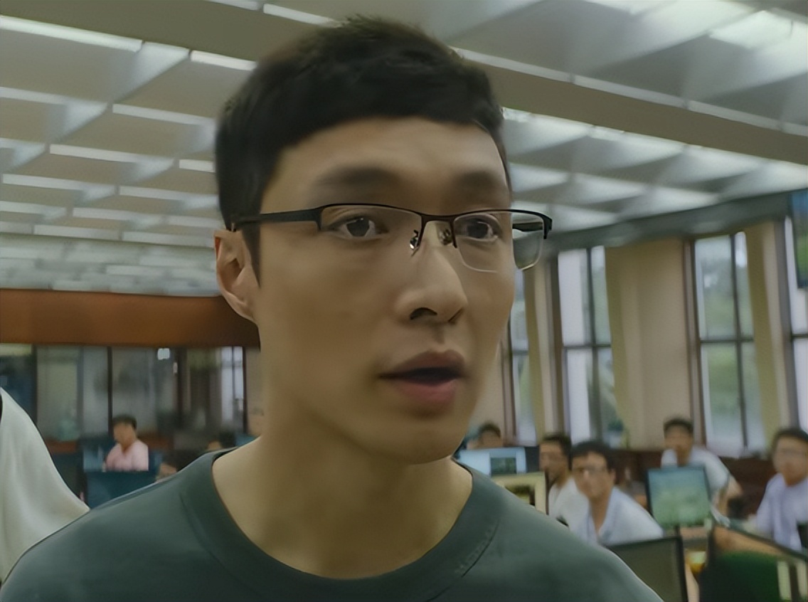 人民文娱都看好的《孤注一掷》,被要求下架,为什么骂声一片?