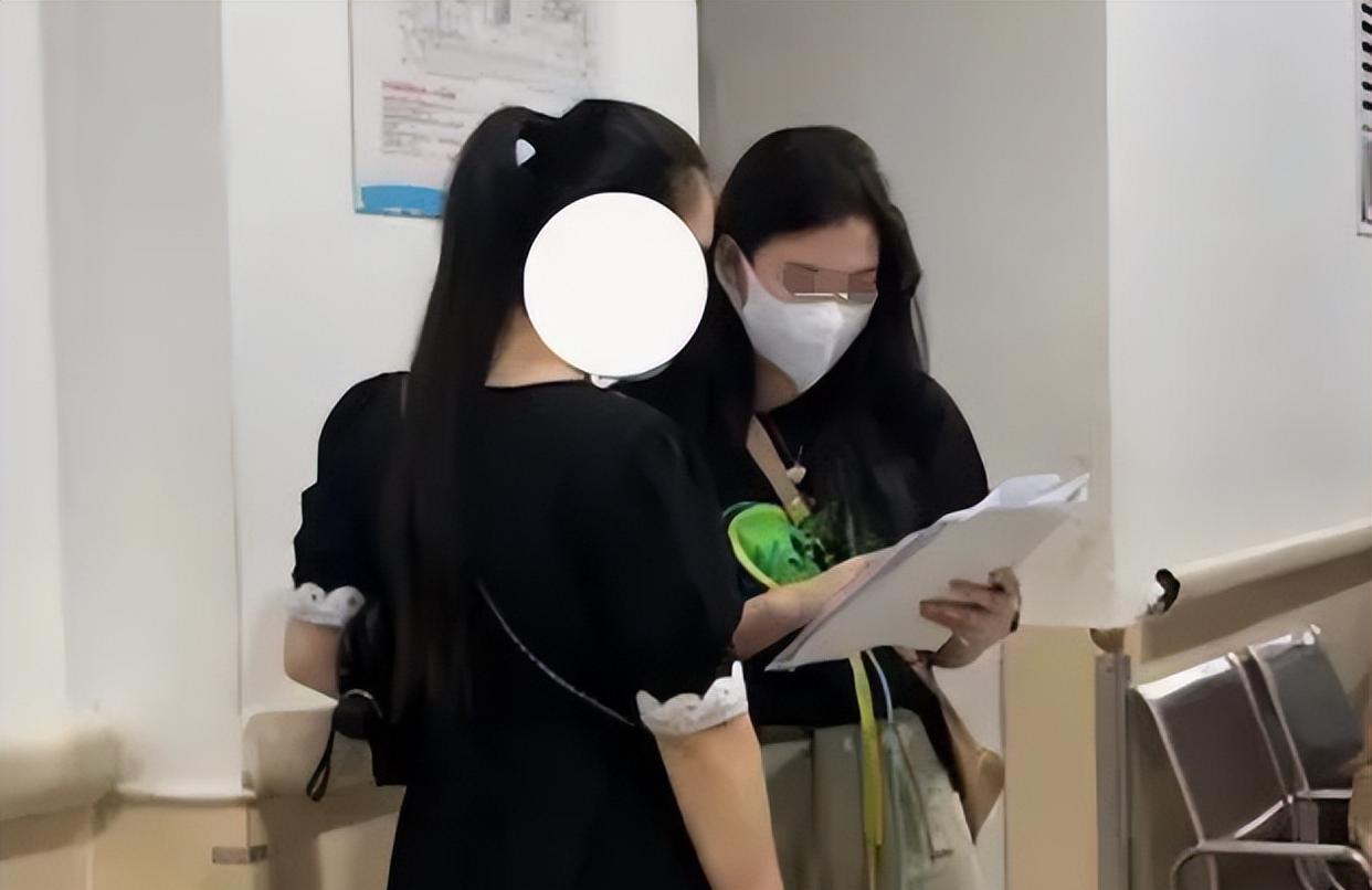 “临时儿女”兴起月薪过万，95后做陪诊师，月收入1.8万—2.5万