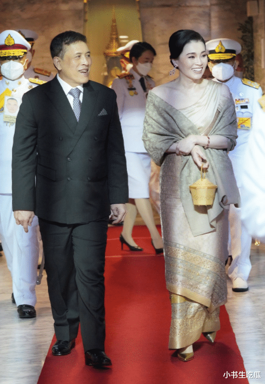 曾经的苏提达被贵妃抢风头，气到皱眉头，如今独占后宫笑容灿烂