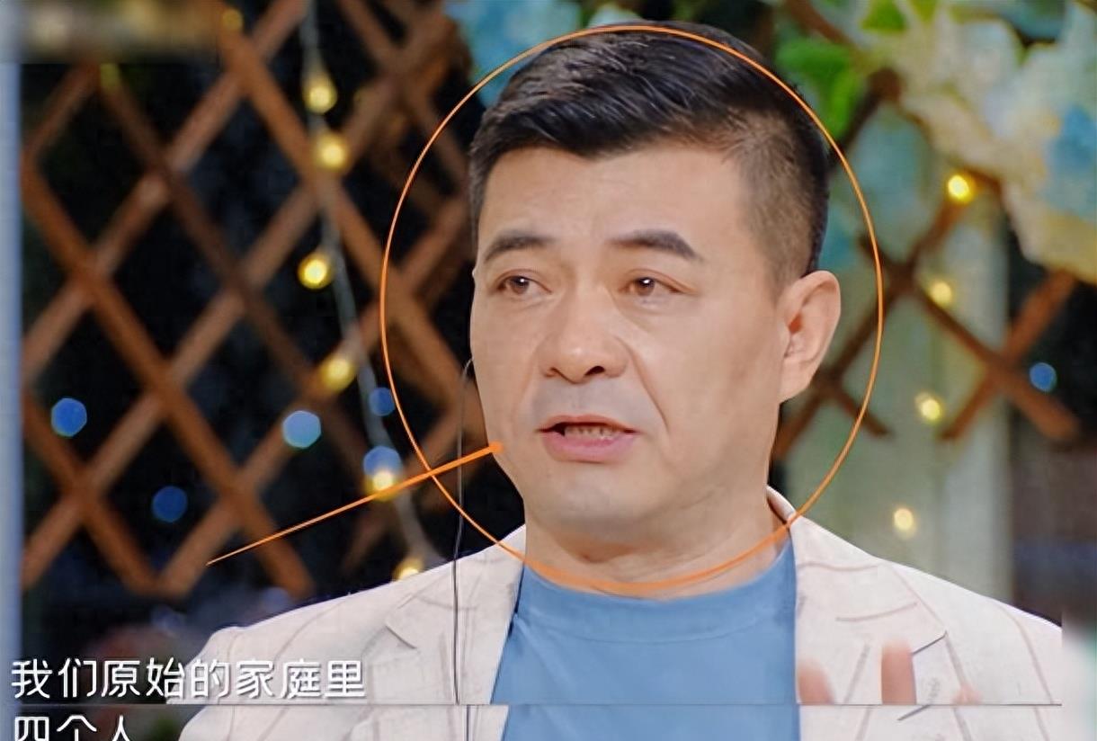 秦海璐“巨婴症儿子”现已8岁,看到长相后,网友觉得有些意外