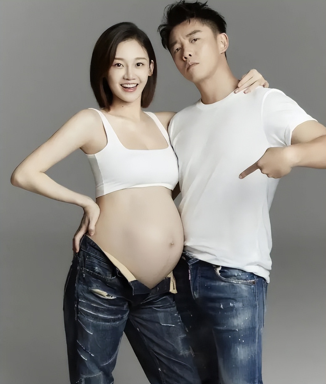 郑恺苗苗三胎实锤？视频暴露三胎足印，刚出月子还在哺乳期就怀孕