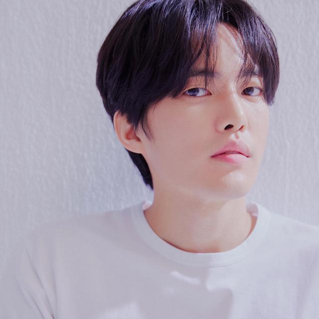 首映礼|韩艺综出身的明星校友!金建宇、梁世宗是同窗好友