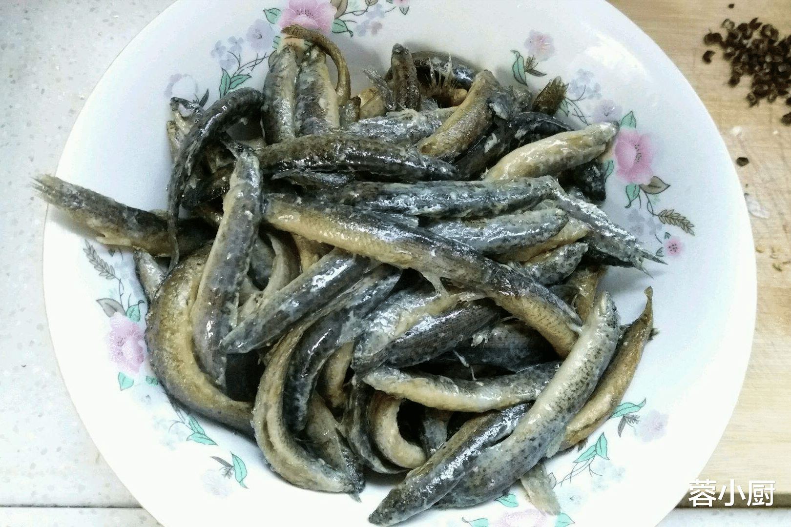 美食教程|人老腿先衰？建议 50岁后，少喝牛奶多吃4物，走路有劲，安稳度伏