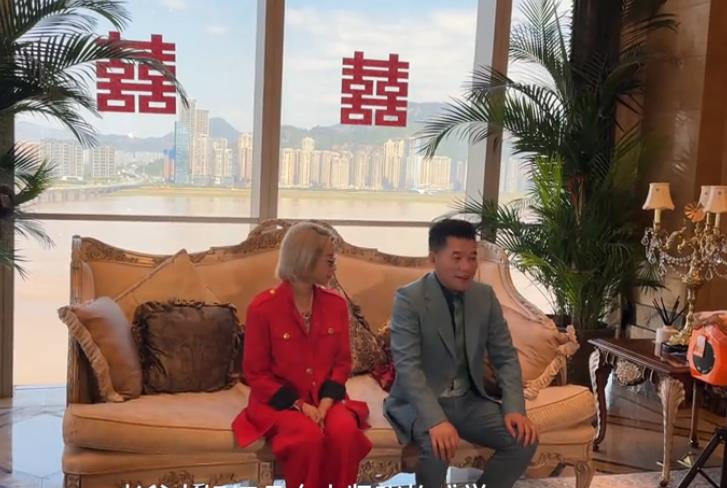 意尔康二公子爱上了小网红,订婚宴红包只发50,家境悬殊被考验6年