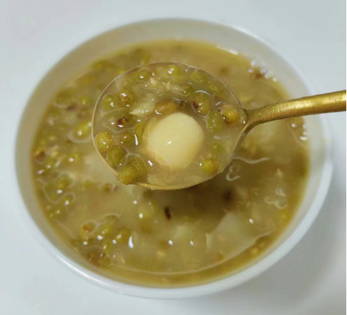 三伏天出汗多，暑热难耐？常给家人喝这汤，消暑解热，别不懂吃