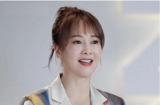 于晓光|于晓光出轨风波发酵，波及多位离婚女星，左小青评论区被网友沦陷