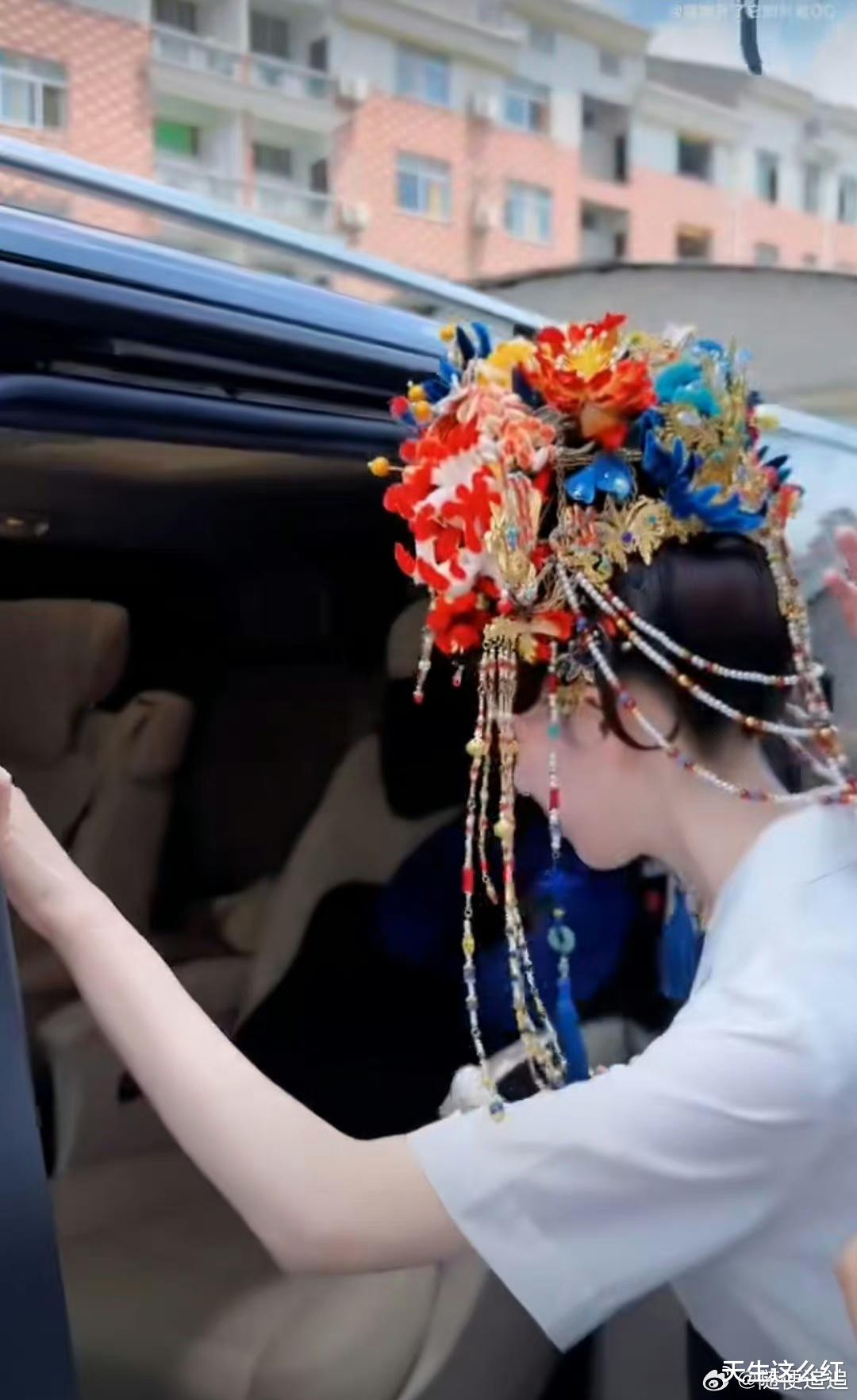 女演员纷纷“头顶违章建筑”,这么快就进入另一个极端!