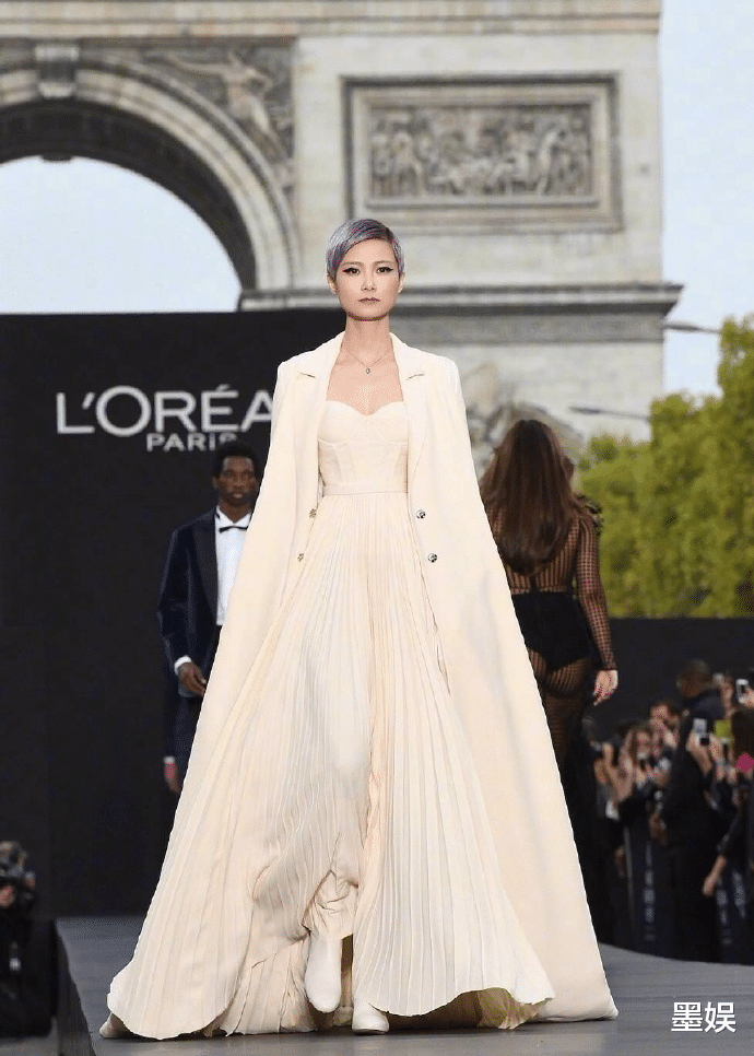 李宇春|谜一样的李宇春:唱歌演戏都不出众,却能在时尚圈横着走