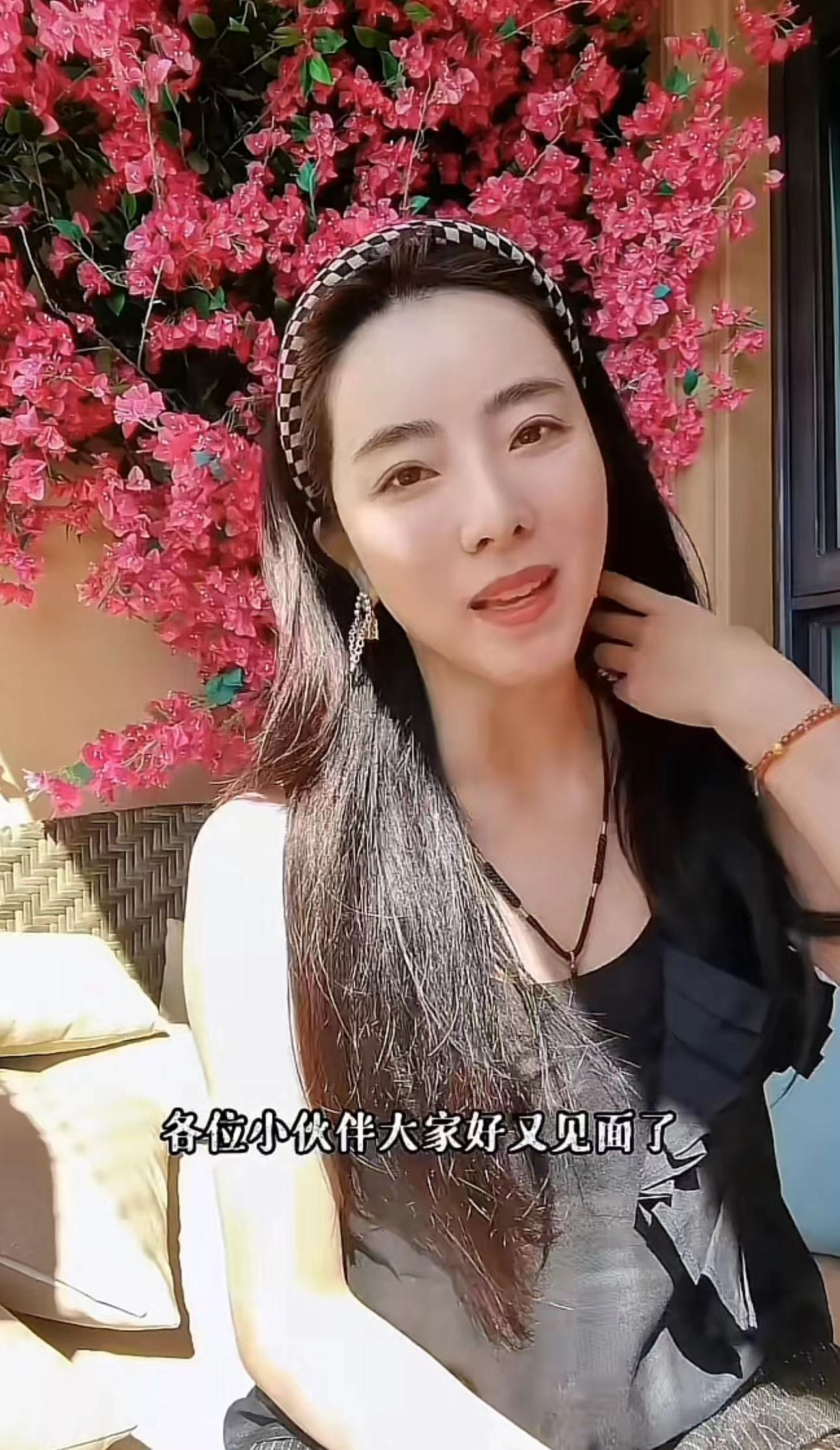 李思思|36岁李思思度假近2月回北京!剪短发身材丰腴,疑怀三胎退居幕后