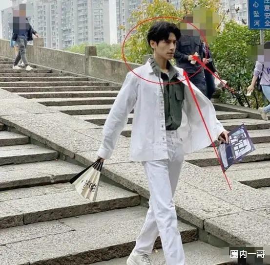 镜头前美翻,真人“丑”得奇形怪状,干瘪、脸肿、皱纹都是原因