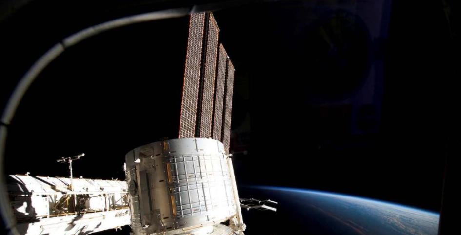 联盟号受损!俄坚决不用美国的,龙飞船成“摆设”,NASA:各坐各