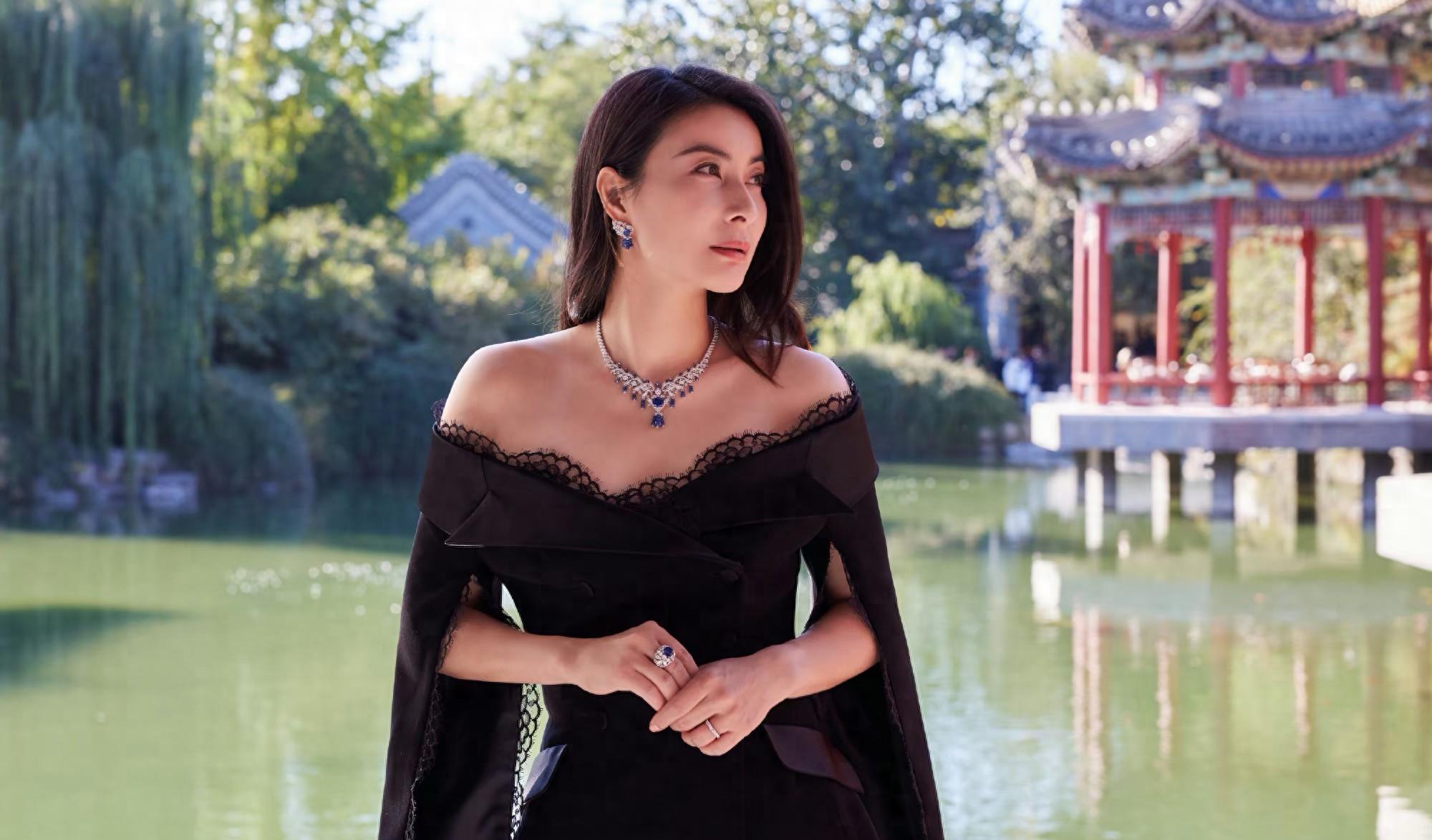 郭晶晶罕见晒美照,众多明星一起同框,看完发现霍启刚的担心是真的!