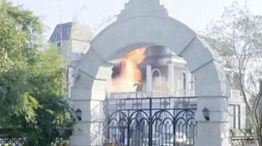 尼姑透视装,导演你这么会拍,该不会是你自己想看吧