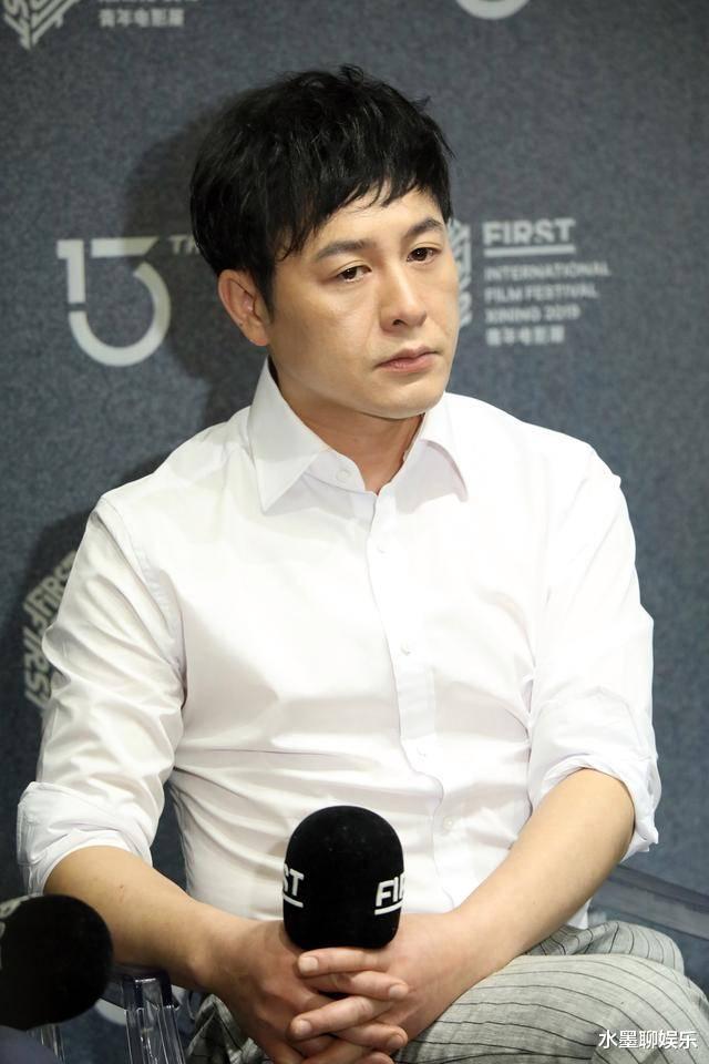 张颂文率真回应网友喊话:上你个头,我要过年!