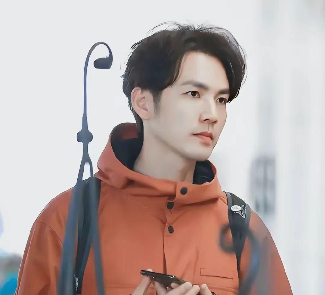 钟汉良|周末2天6个瓜！公开秀恩爱，被曝离婚，被疑敛财，都是大瓜