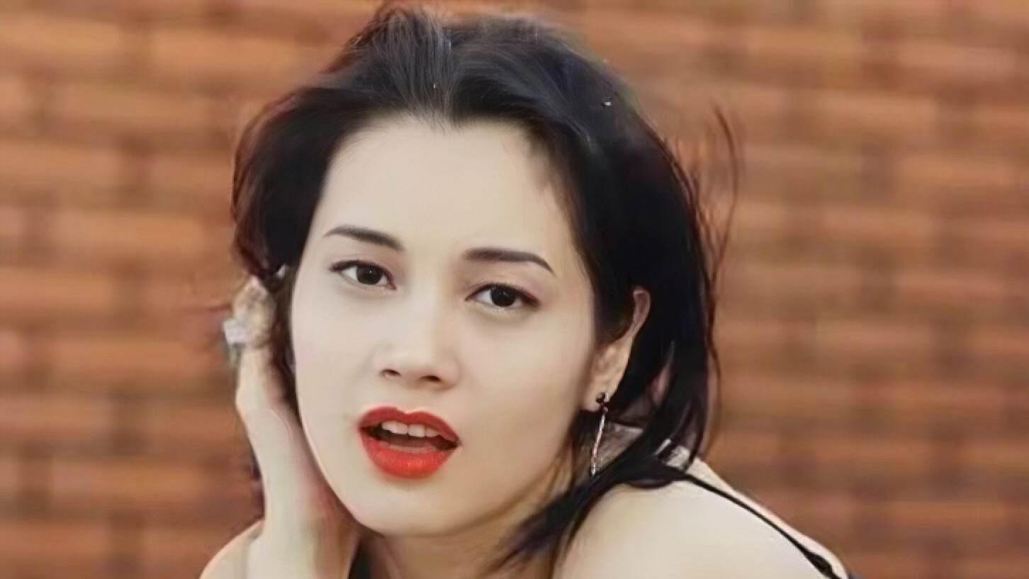 香港知名女星病重入院多日，患厌食症身材消瘦，豪门梦碎至今未婚