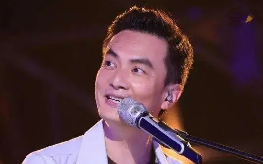 柯蓝:没结婚但有固定伴侣,黄志忠陪了我10年,生理需求不是问题