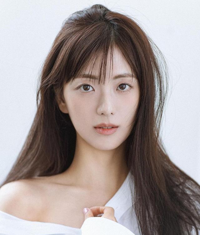 Jisoo童年时期曾被嫌丑?曾因哥姐太好看,被亲戚说像猴子而自卑