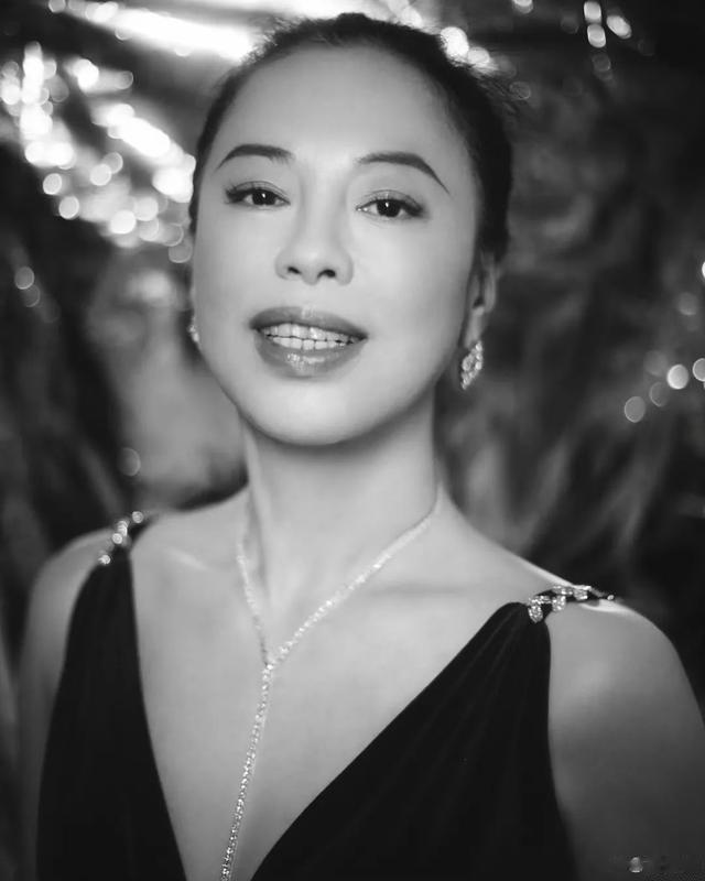 怎么回事，我那年过半百的妈怎么越来越年轻了？