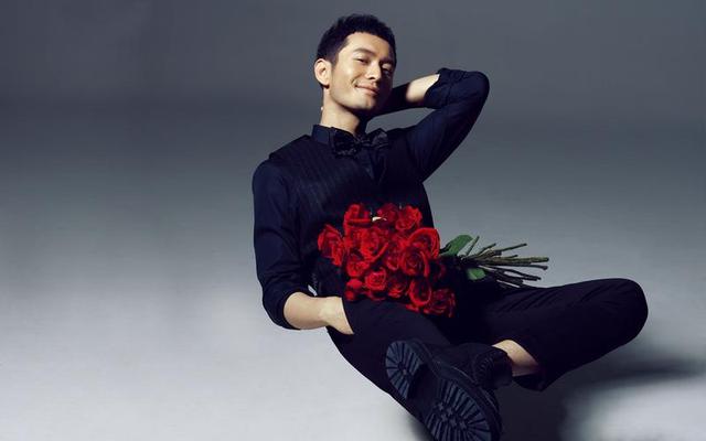 黄晓明晒日常照,疑似与前妻杨颖划清界限,被质疑与光明会有关系