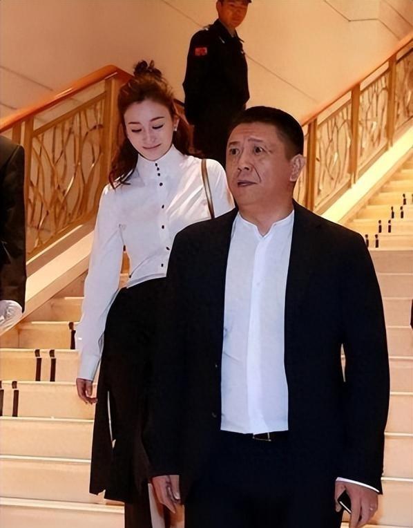 张柏芝三儿子被曝带走,孙东海原形毕露,为争夺抚养权被迫停工!