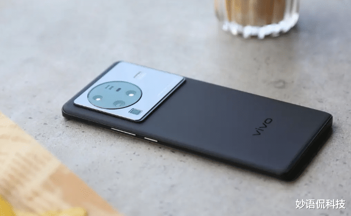vivo x|索尼IMX989+120W，还有旗舰双芯，无奈被市场冷落