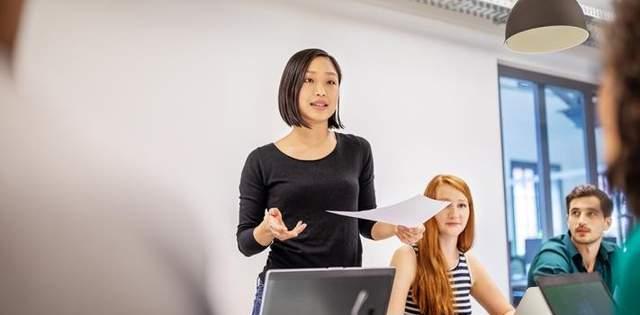 大家不信新闻学，责任不在张雪峰，国内媒体这架势，换我也不敢报