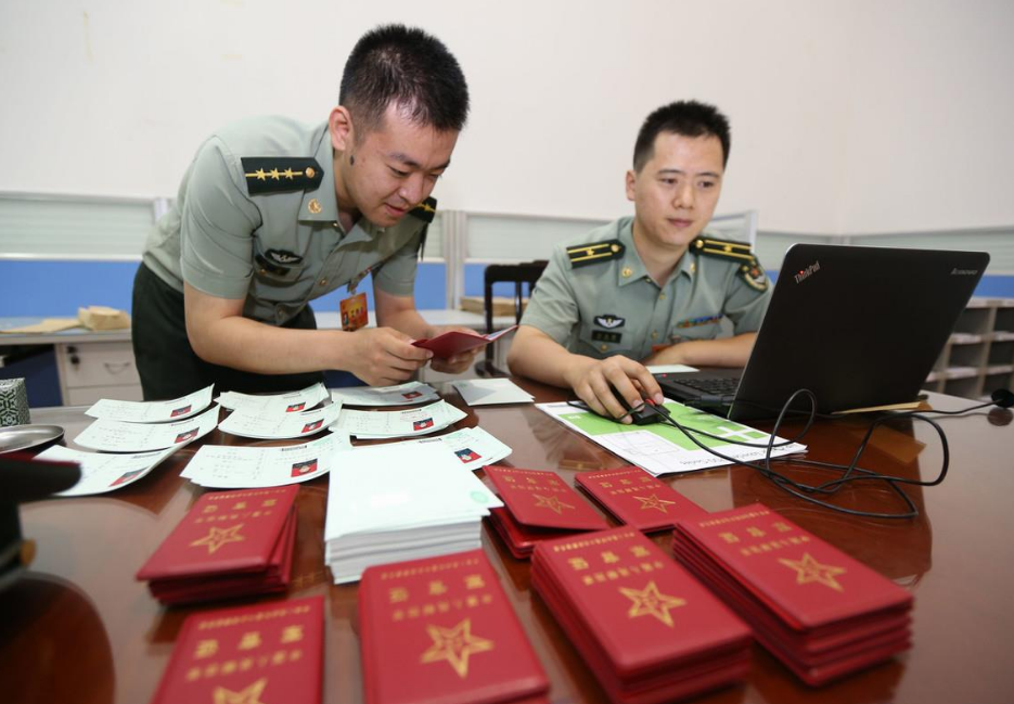 文职|2023年“军招”效果不理想，报考人数低于30万人，背后原因很真实