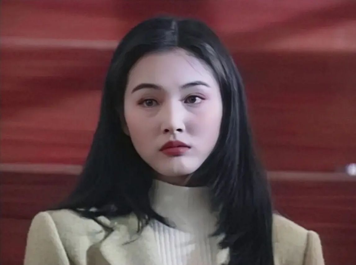 演员张延:父亲早逝,嫁大5岁香港丈夫生一女,和丈夫拥有两个家